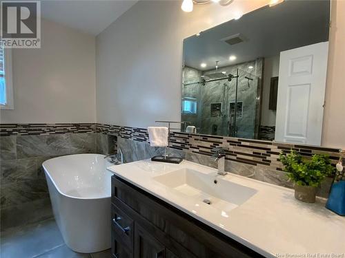 133 Du Pouvoir Road, Edmundston, NB - Indoor Photo Showing Bathroom