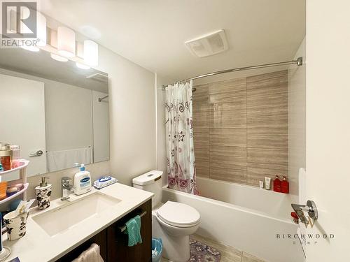8288 Granville Avenue, Richmond, BC - Indoor Photo Showing Bathroom