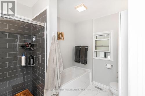 51 Beach Road, Hamilton, ON - Indoor Photo Showing Bathroom