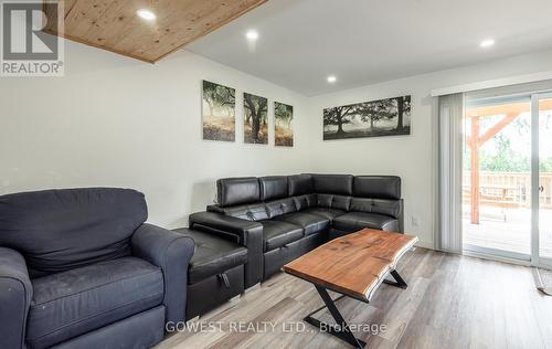 157 Main Street W Street, Grey Highlands (Markdale), ON - Indoor Photo Showing Living Room