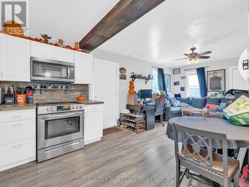 2645 Whelpton Street, Windsor, ON - Indoor Photo Showing Kitchen