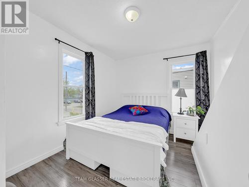 2645 Whelpton Street, Windsor, ON - Indoor Photo Showing Bedroom