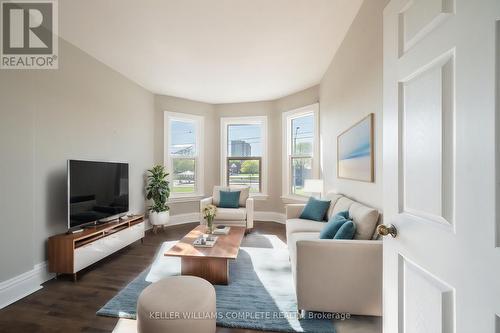 102 Birch Avenue, Hamilton, ON - Indoor Photo Showing Living Room