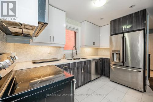 9 Rochdale Avenue, Toronto, ON - Indoor Photo Showing Kitchen With Double Sink With Upgraded Kitchen