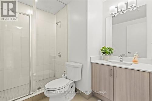 1005 - 550 North Service Road, Grimsby, ON - Indoor Photo Showing Bathroom