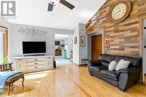 55 Forbes Road, Northern Bruce Peninsula, ON - Indoor Photo Showing Living Room