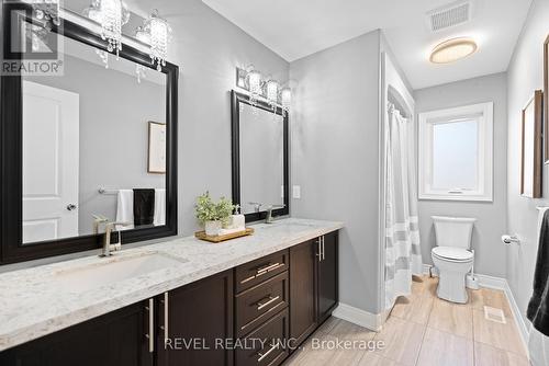 7685 Pender Street, Niagara Falls, ON - Indoor Photo Showing Bathroom