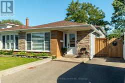 2378 WHALEY DRIVE  Mississauga, ON L5B 2B5