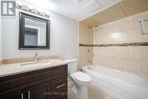 3493 Mcdowell Drive, Mississauga, ON - Indoor Photo Showing Bathroom