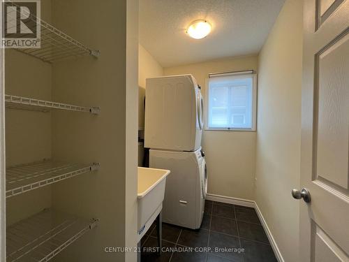 2025 Denview Avenue, London, ON - Indoor Photo Showing Laundry Room