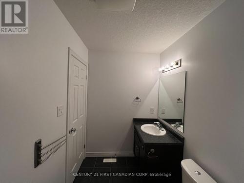 2025 Denview Avenue, London, ON - Indoor Photo Showing Bathroom