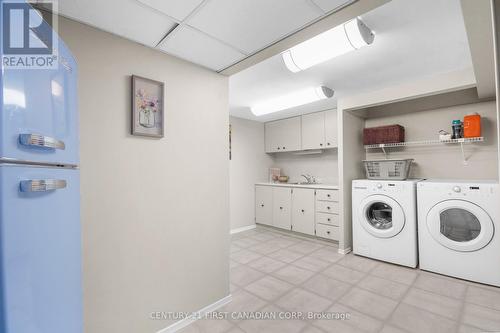 211 Trowbridge Avenue, London, ON - Indoor Photo Showing Laundry Room