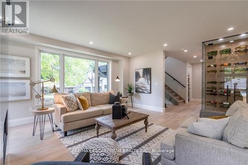 262 Robina Road, Hamilton, ON - Indoor Photo Showing Living Room