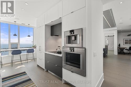 6307 - 10 York Street, Toronto, ON - Indoor Photo Showing Kitchen