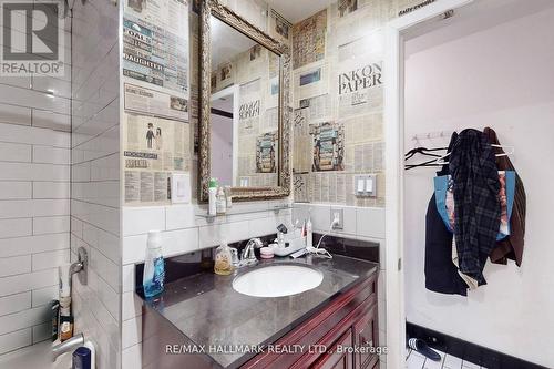 534 Queen Street E, Toronto, ON - Indoor Photo Showing Bathroom
