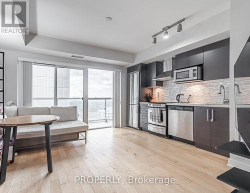 1109 - 58 Orchard View Boulevard, Toronto, ON - Indoor Photo Showing Kitchen