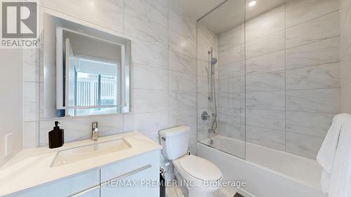 4403 - 8 Cumberland Street, Toronto, ON - Indoor Photo Showing Bathroom