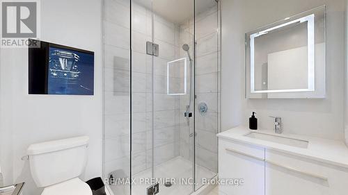 4403 - 8 Cumberland Street, Toronto, ON - Indoor Photo Showing Bathroom