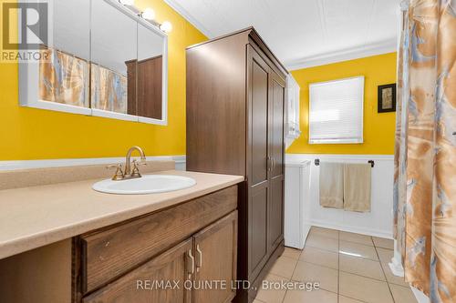 139 - 529 Old Highway 2, Quinte West, ON - Indoor Photo Showing Bathroom