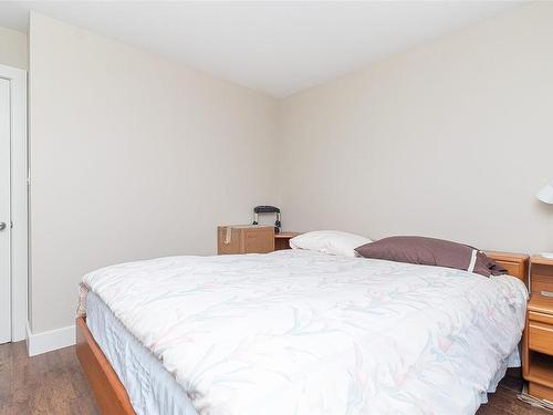 2357 Malaview Ave, Sidney, BC - Indoor Photo Showing Bedroom