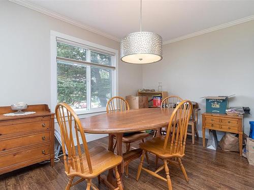 2357 Malaview Ave, Sidney, BC - Indoor Photo Showing Dining Room