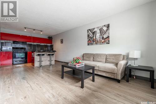 4 2 Summers Place, Saskatoon, SK - Indoor Photo Showing Living Room