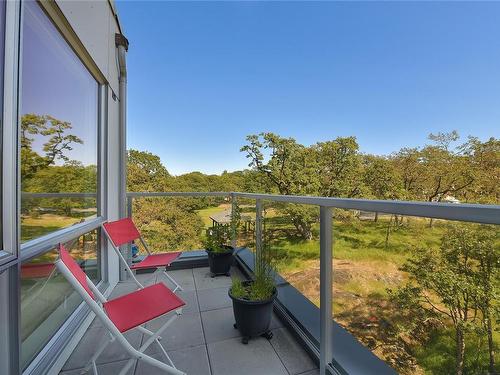 408-1301 Hillside Ave, Victoria, BC - Outdoor With View