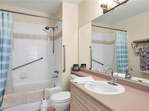 6-650 Yorkshire Dr, Campbell River, BC - Indoor Photo Showing Bathroom