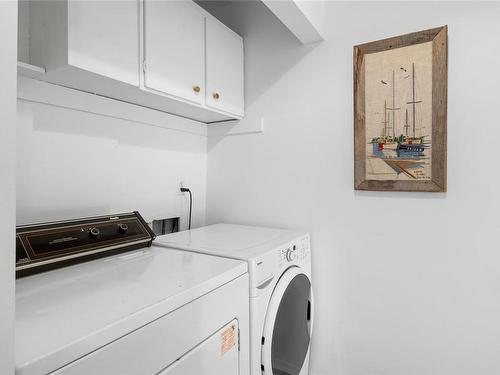 22-267 Corfield St South, Parksville, BC - Indoor Photo Showing Laundry Room