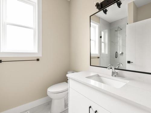 971 Lakeview Ave, Saanich, BC - Indoor Photo Showing Bathroom