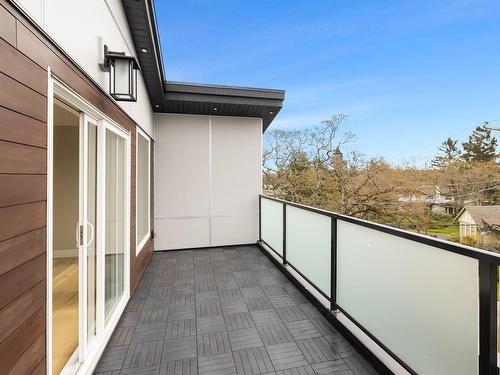 971 Lakeview Ave, Saanich, BC - Outdoor With Balcony With Exterior