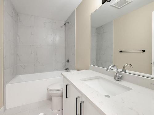 971 Lakeview Ave, Saanich, BC - Indoor Photo Showing Bathroom