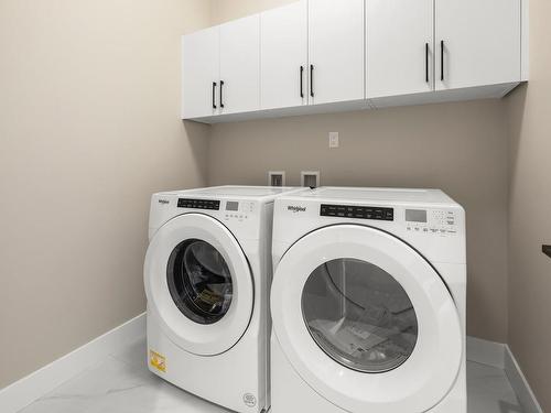 971 Lakeview Ave, Saanich, BC - Indoor Photo Showing Laundry Room