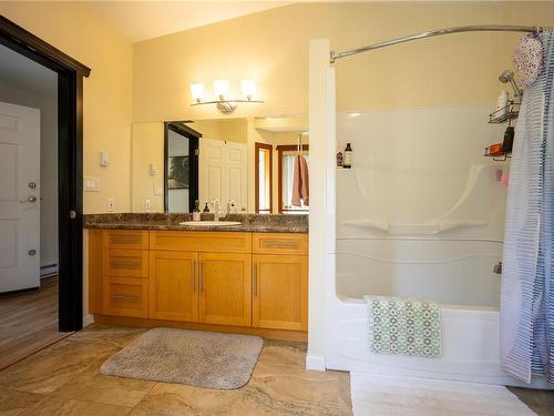 1378 Copper Mine Rd, Sooke, BC - Indoor Photo Showing Bathroom