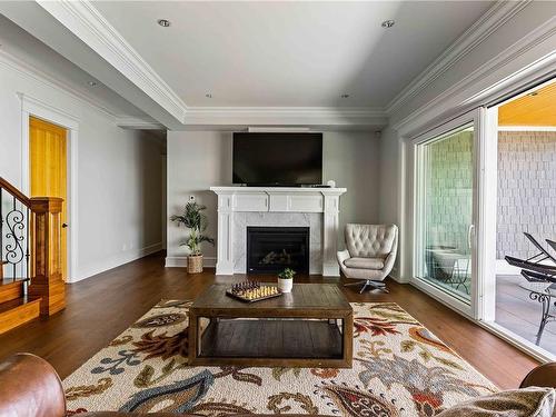 4585 Leyns Rd, Saanich, BC - Indoor Photo Showing Living Room With Fireplace