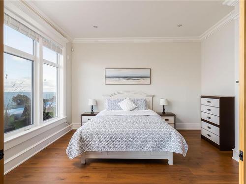 4585 Leyns Rd, Saanich, BC - Indoor Photo Showing Bedroom