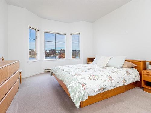 203-65 Songhees Rd, Victoria, BC - Indoor Photo Showing Bedroom