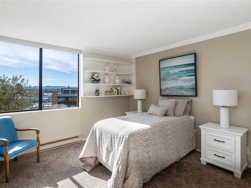 504-225 Belleville St, Victoria, BC - Indoor Photo Showing Bedroom