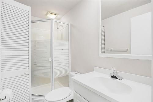 69 Queenslea Drive, Hamilton, ON - Indoor Photo Showing Bathroom