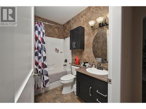 1551 3 Highway E, Osoyoos, BC - Indoor Photo Showing Bathroom