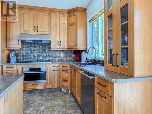 1551 3 Highway E, Osoyoos, BC - Indoor Photo Showing Kitchen With Double Sink With Upgraded Kitchen