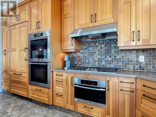 1551 3 Highway E, Osoyoos, BC - Indoor Photo Showing Kitchen