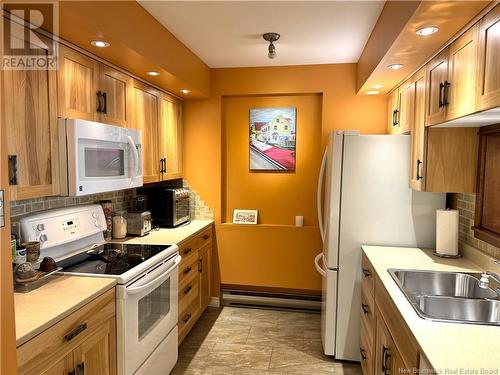 440 Water Street Unit# C, Saint Andrews, NB - Indoor Photo Showing Kitchen With Double Sink