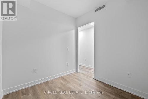 1007 - 1 Jarvis Street, Hamilton, ON - Indoor Photo Showing Other Room