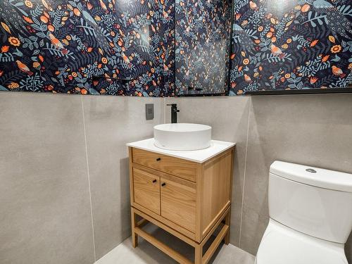 Powder room - 130 Rue De La Rotonde, Montréal (Verdun/Île-Des-Soeurs), QC - Indoor Photo Showing Bathroom