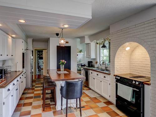 Cuisine - 370 Rue Principale, Grenville, QC - Indoor Photo Showing Kitchen With Double Sink