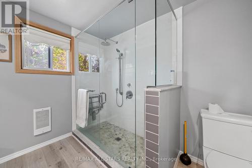 61 Francis Street E, Kawartha Lakes, ON - Indoor Photo Showing Bathroom
