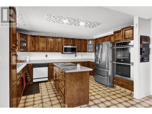 5675 Moriarty Crescent, Prince George, BC - Indoor Photo Showing Kitchen
