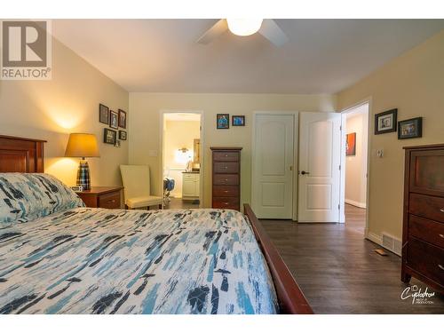 450 River  W Drive, Christina Lake, BC - Indoor Photo Showing Bedroom