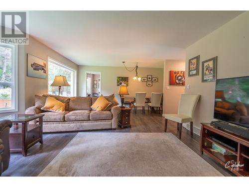 450 River  W Drive, Christina Lake, BC - Indoor Photo Showing Living Room